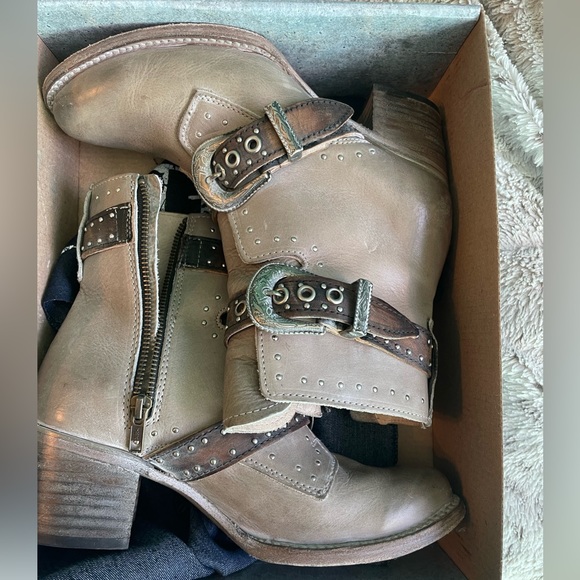 Freebird women’s boots, size 7. Worn only once, so very “like new.” - Picture 2 of 6